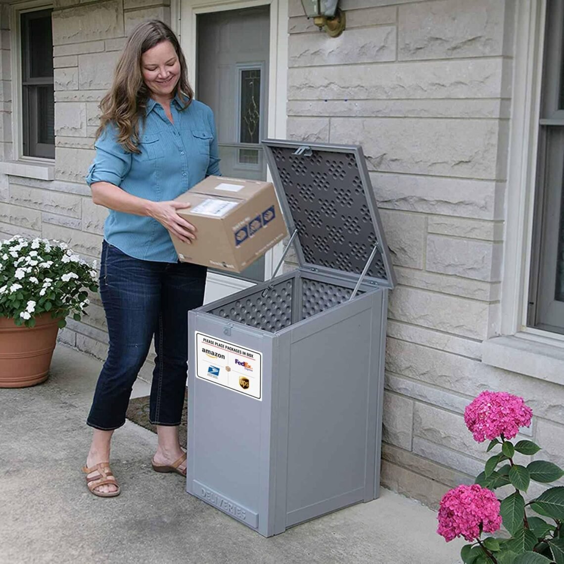 delivery instruction signs placed near front door for package guidance